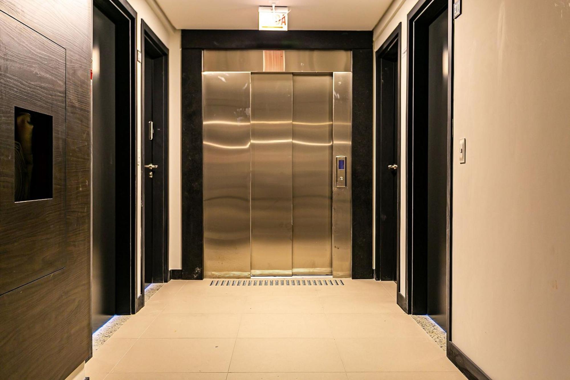 Apartment Em C/ Piscina 700m Sti210 *
